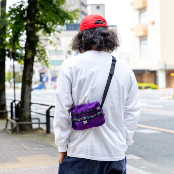 Pink Fanny pack/cross body bag - Picture 3 of 4